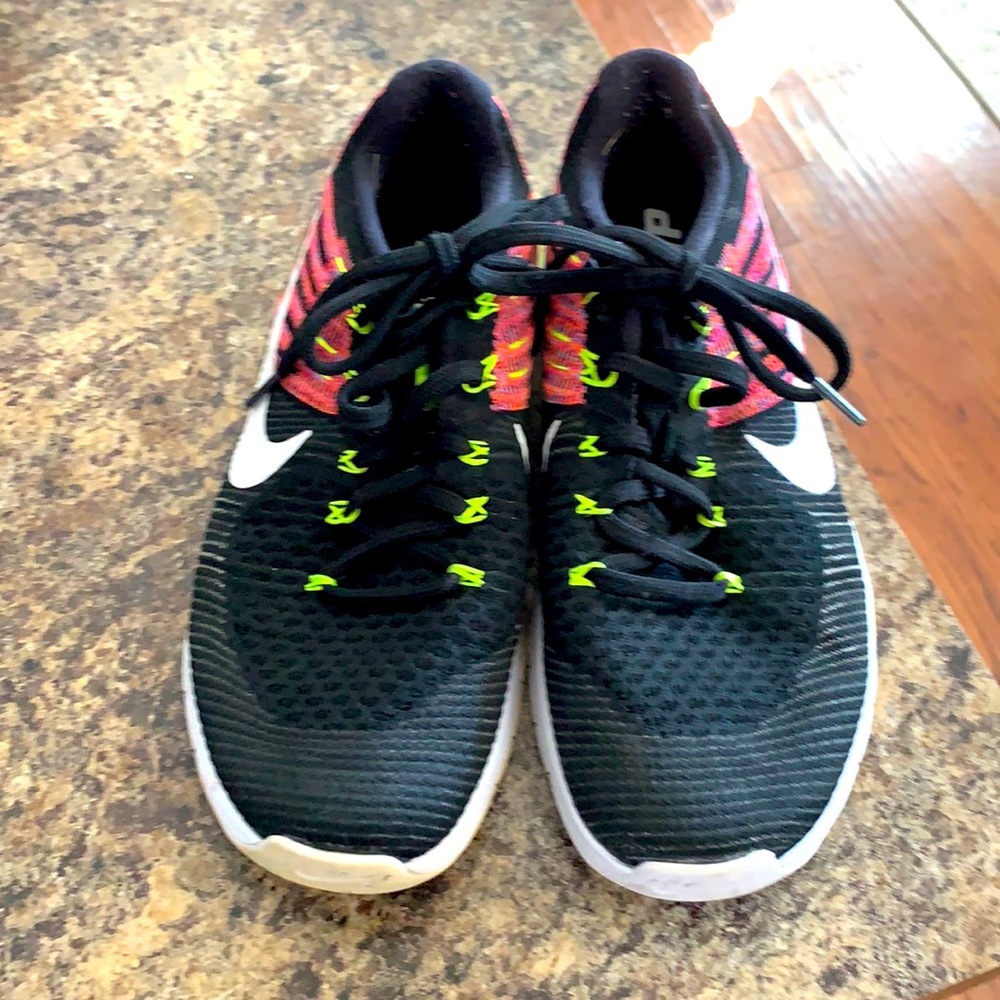 Nike flyknit metcons women’s size 9